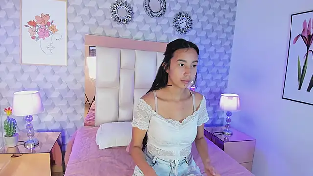 Amber Ashfang online show from April 26, 2026, 11:19 am