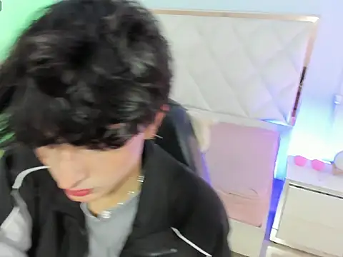 Snapshot of Eidan_tay chatting on April 9, 2026, 7:41 pm Eidan tay online show from April 9, 2026, 7:41 pm
