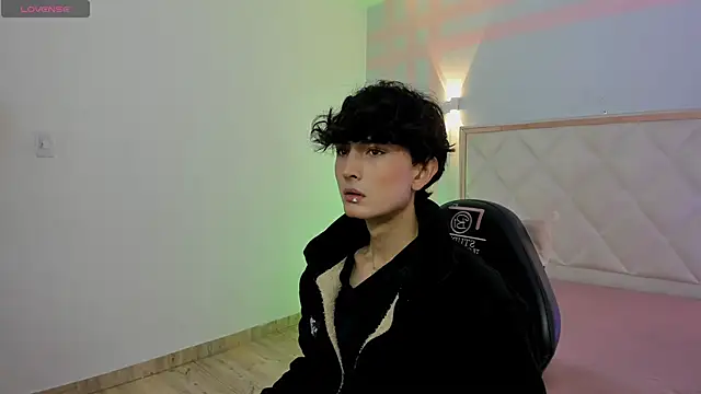 Snapshot of Eidan_tay chatting on April 11, 2026, 7:40 pm Eidan tay online show from April 11, 2026, 7:40 pm