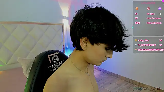 Snapshot of Eidan_tay chatting on April 21, 2026, 1:42 am Eidan tay online show from April 21, 2026, 1:42 am