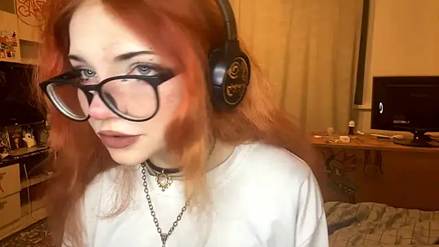 Snapshot of RedHeadCat chatting on May 21, 2026, 10:28 pm RedHeadCat online show from May 21, 2026, 10:28 pm