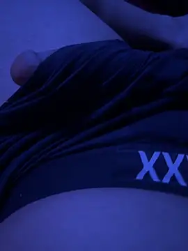 hotnyung1 online show from June 4, 2026, 4:18 am