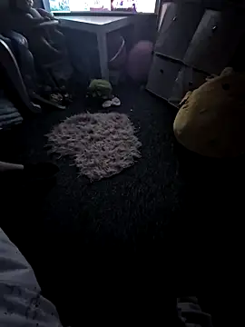 mihhji8 online show from April 25, 2026, 11:35 pm