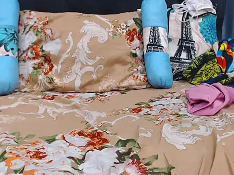 Snapshot of ChocolateClitt chatting on April 8, 2026, 5:57 pm ChocolateClitt online show from April 8, 2026, 5:57 pm