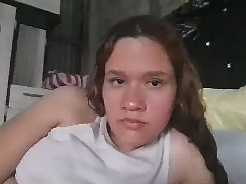 JennifferJilson online show from April 17, 2026, 9:40 pm