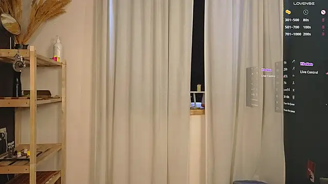 Snapshot of twistedlatte chatting on April 6, 2026, 6:25 am twistedlatte online show from April 6, 2026, 6:25 am