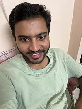 Sweetloverr28 online show from April 29, 2026, 6:47 pm