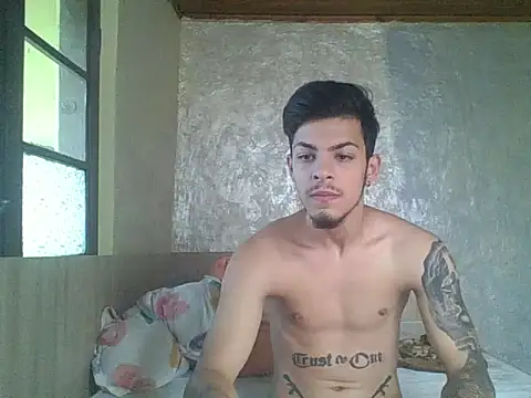 robertmrn112 online show from May 30, 2026, 7:27 am