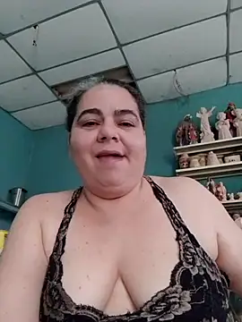 Snapshot of Golositadeamor chatting on May 18, 2026, 8:14 pm Golositadeamor online show from May 18, 2026, 8:14 pm