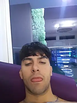 RodrigoColby2 online show from April 28, 2026, 3:44 am