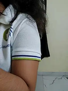 Monika kumari6 online show from May 16, 2026, 4:39 pm