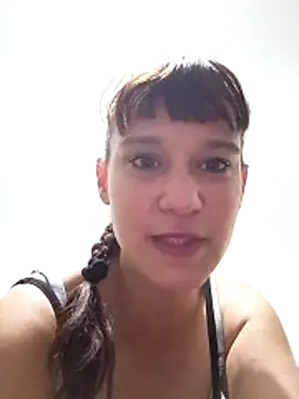 Snapshot of Maggie38 chatting on May 28, 2026, 8:33 am Maggie38 online show from May 28, 2026, 8:33 am