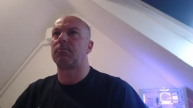 ChatMax30xxx online show from April 6, 2026, 7:31 am