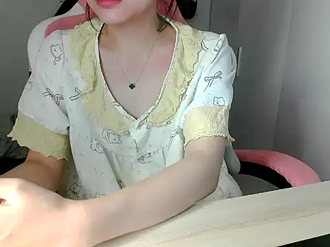 Snapshot of lucienguyen chatting on May 4, 2026, 5:20 pm lucienguyen online show from May 4, 2026, 5:20 pm
