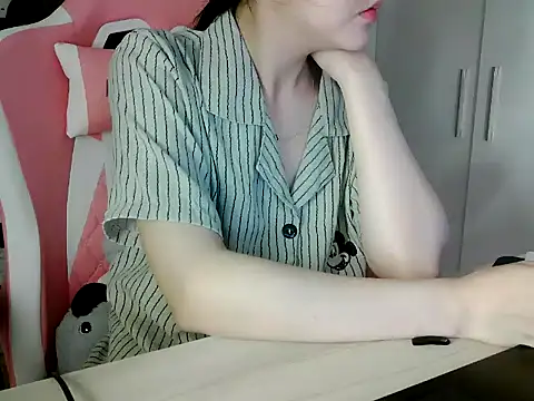 Snapshot of lucienguyen chatting on May 9, 2026, 7:30 pm lucienguyen online show from May 9, 2026, 7:30 pm