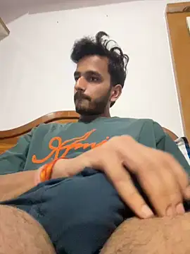 aadibuttplug online show from May 13, 2026, 6:16 pm