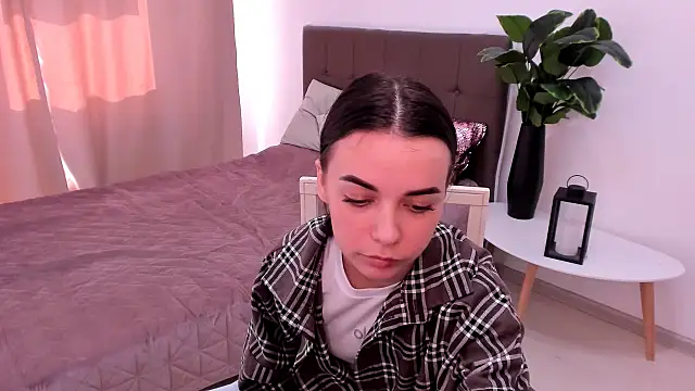 Snapshot of Little_Ami_ chatting on April 15, 2026, 1:29 pm Little Ami online show from April 15, 2026, 1:29 pm