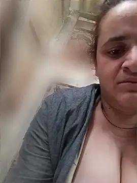 Snapshot of AnabelBexley chatting on April 14, 2026, 6:08 am AnabelBexley online show from April 14, 2026, 6:08 am