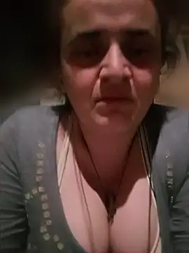 Snapshot of AnabelBexley chatting on April 14, 2026, 6:25 pm AnabelBexley online show from April 14, 2026, 6:25 pm