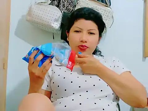 Snapshot of MojaditPussy chatting on May 13, 2026, 6:16 pm MojaditPussy online show from May 13, 2026, 6:16 pm