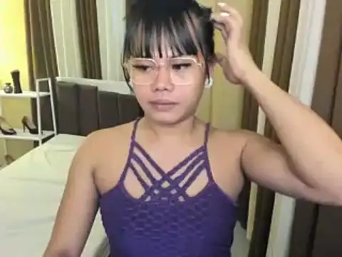 Snapshot of Seductive_terra chatting on May 13, 2026, 5:43 pm Seductive terra online show from May 13, 2026, 5:43 pm