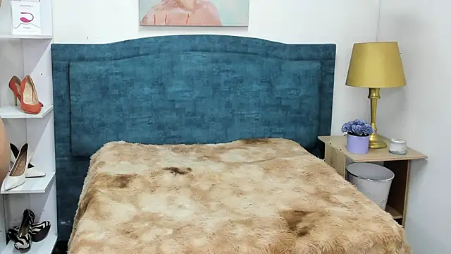 IsadoraVex online show from April 15, 2026, 12:45 pm