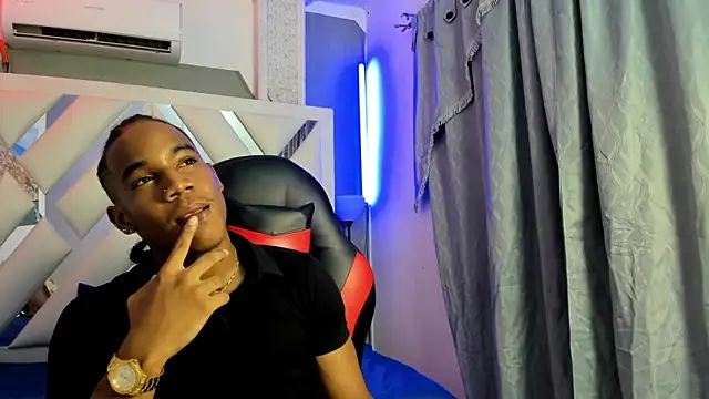 axel silva4 online show from May 5, 2026, 7:33 pm