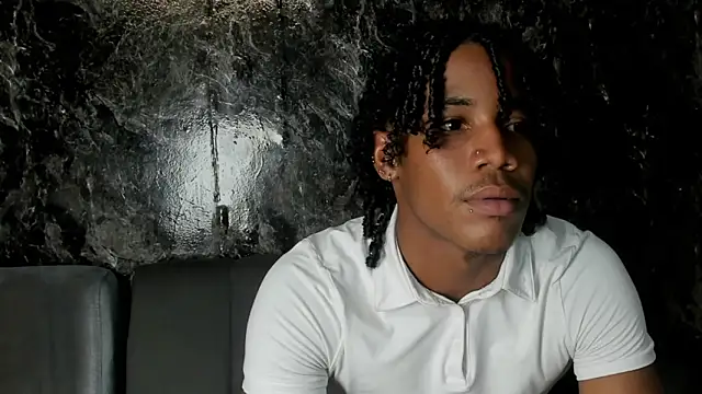 axel silva4 online show from May 20, 2026, 7:42 pm