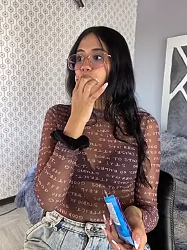 BabyLuli Pink online show from April 22, 2026, 5:03 pm