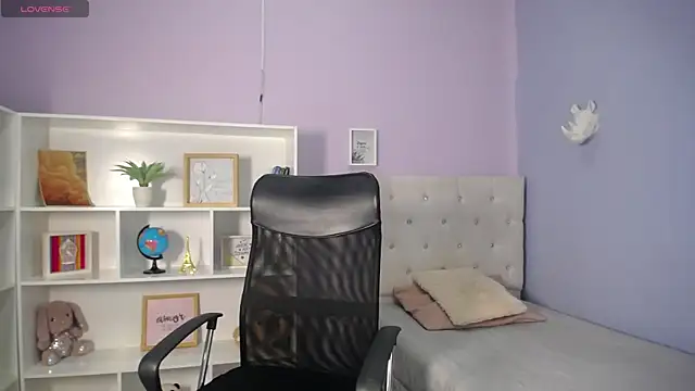 Snapshot of velveth_noir chatting on April 14, 2026, 1:50 pm velveth noir online show from April 14, 2026, 1:50 pm