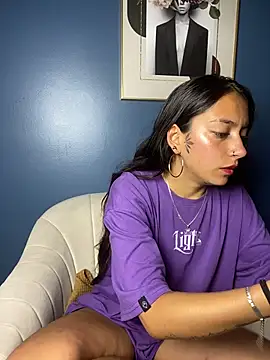 Snapshot of DulceLatinaxo chatting on May 20, 2026, 9:32 pm DulceLatinaxo online show from May 20, 2026, 9:32 pm