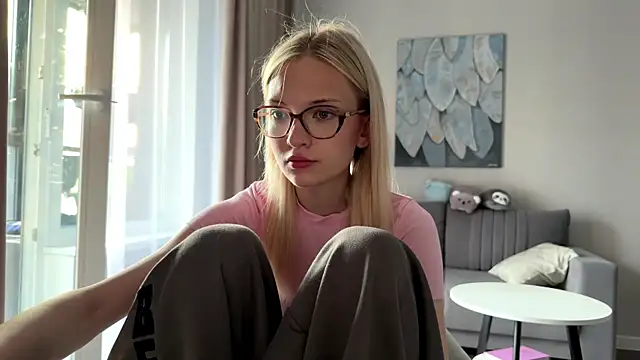 EvelineMolima online show from May 21, 2026, 5:09 pm