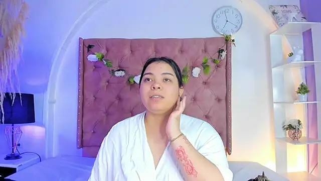 ROSELEI  online show from June 8, 2026, 5:30 am