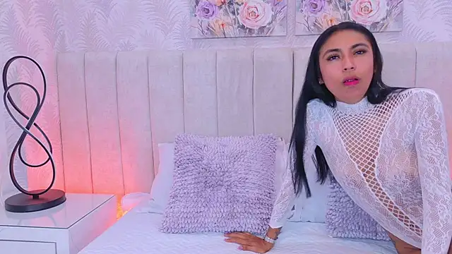 Snapshot of VegaSara chatting on July 15, 2026, 7:52 pm VegaSara online show from July 15, 2026, 7:52 pm