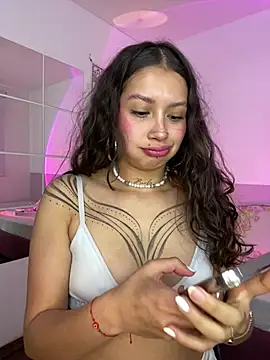 Dreanaa online show from May 14, 2026, 8:26 pm