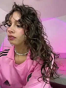 Dreanaa online show from May 15, 2026, 7:54 pm