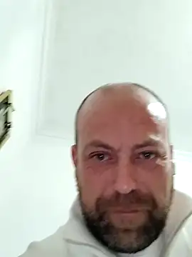 Snapshot of dkay80 chatting on April 6, 2026, 10:44 pm dkay80 online show from April 6, 2026, 10:44 pm