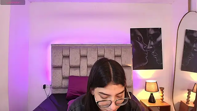 Snapshot of candy_tina chatting on April 19, 2026, 6:10 pm candy tina online show from April 19, 2026, 6:10 pm