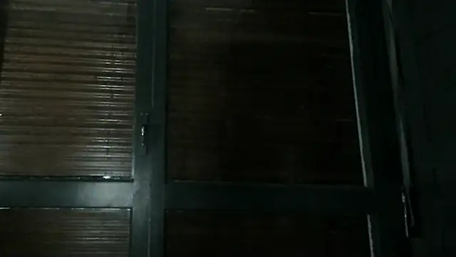 Snapshot of SlimXLVers chatting on April 7, 2026, 8:20 pm SlimXLVers online show from April 7, 2026, 8:20 pm