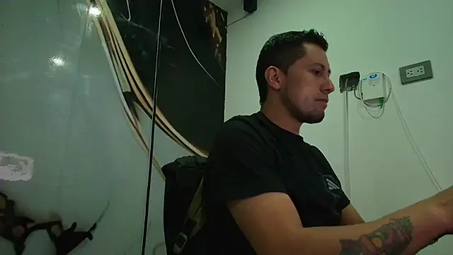 Snapshot of doko_Roxy chatting on April 13, 2026, 10:15 pm doko Roxy online show from April 13, 2026, 10:15 pm