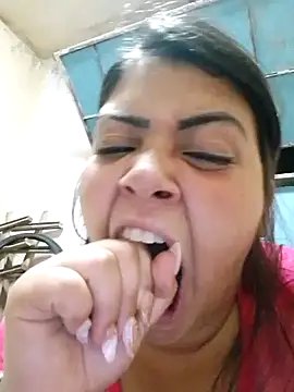 MeryCubanaRica online show from April 15, 2026, 3:02 am