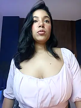 Snapshot of BrendaBloom_ chatting on May 3, 2026, 12:11 pm BrendaBloom online show from May 3, 2026, 12:11 pm