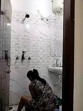 Love-Birdss online show from April 15, 2026, 9:27 am