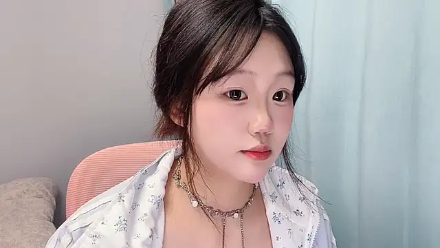 Snapshot of Lilababy00 chatting on April 19, 2026, 8:24 am Lilababy00 online show from April 19, 2026, 8:24 am
