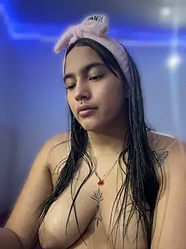 Snapshot of alanna22 chatting on May 3, 2026, 12:55 pm alanna22 online show from May 3, 2026, 12:55 pm