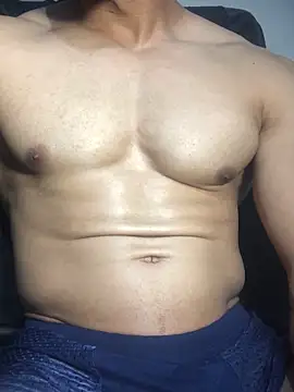 Snapshot of guh2026 chatting on April 15, 2026, 1:12 am guh2026 online show from April 15, 2026, 1:12 am