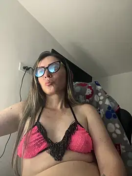 BellaTxM  online show from April 21, 2026, 2:04 am