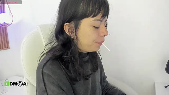 Snapshot of ghostmila chatting on May 25, 2026, 1:28 pm ghostmila online show from May 25, 2026, 1:28 pm