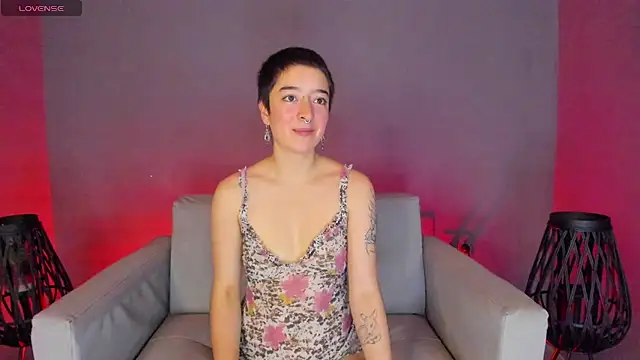 Snapshot of Atheena__ chatting on April 14, 2026, 1:17 pm Atheena online show from April 14, 2026, 1:17 pm
