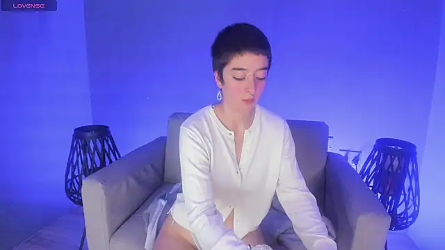Snapshot of Atheena__ chatting on May 7, 2026, 1:05 pm Atheena online show from May 7, 2026, 1:05 pm